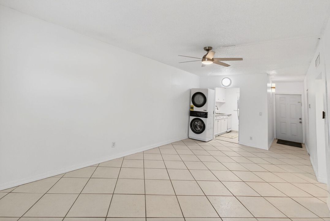 For Rent: $2,550 (2 beds, 1 baths, 800 Square Feet)