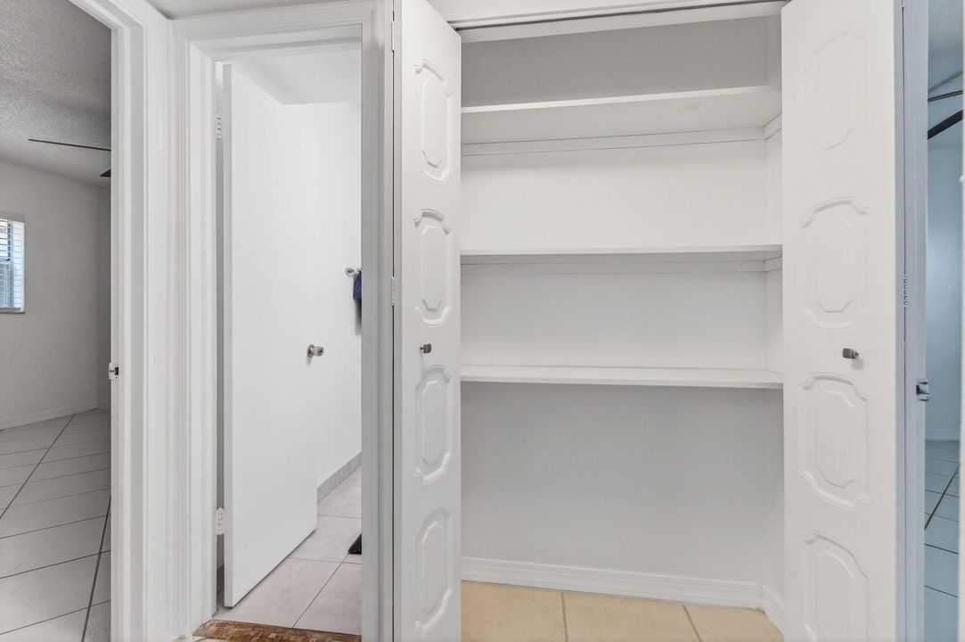 For Rent: $2,550 (2 beds, 1 baths, 800 Square Feet)