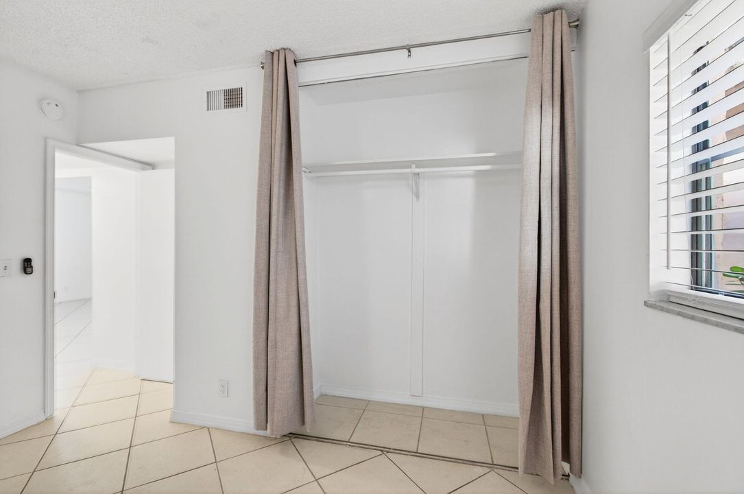 For Rent: $2,550 (2 beds, 1 baths, 800 Square Feet)