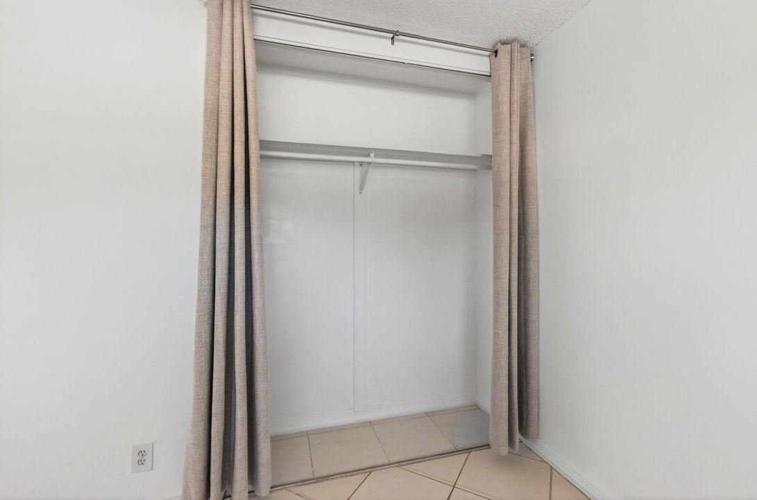 For Rent: $2,550 (2 beds, 1 baths, 800 Square Feet)