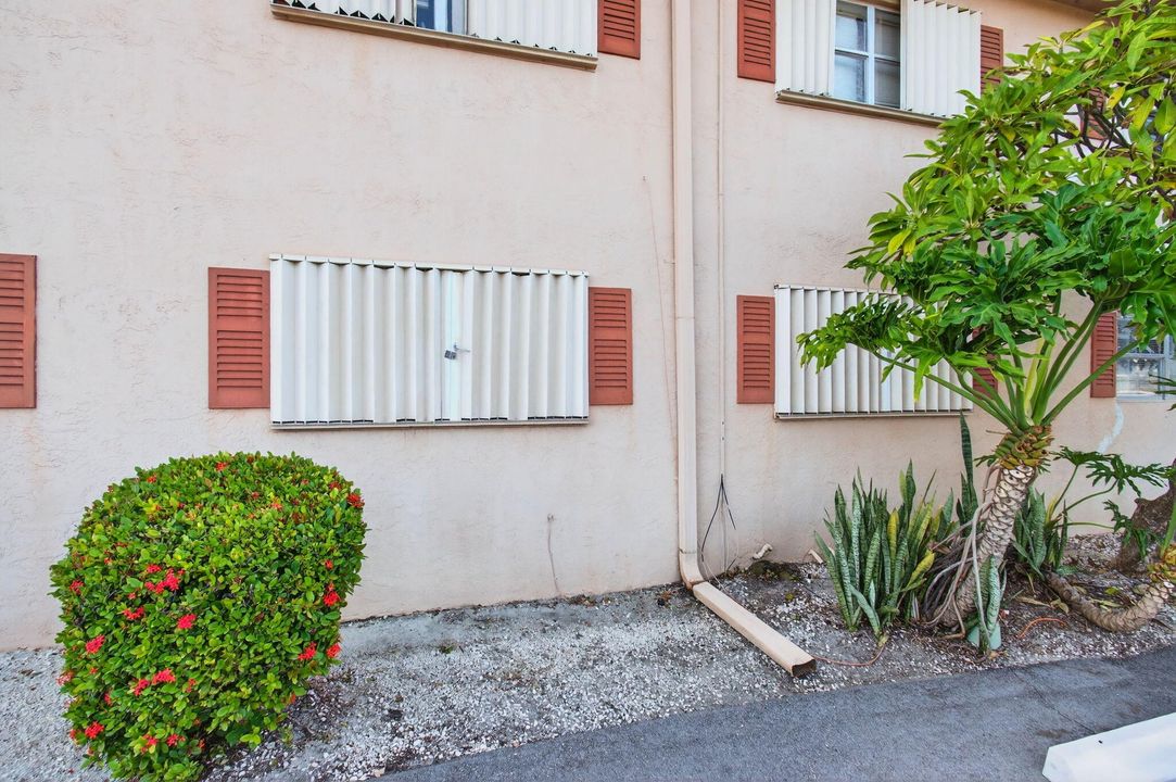 For Rent: $2,550 (2 beds, 1 baths, 800 Square Feet)