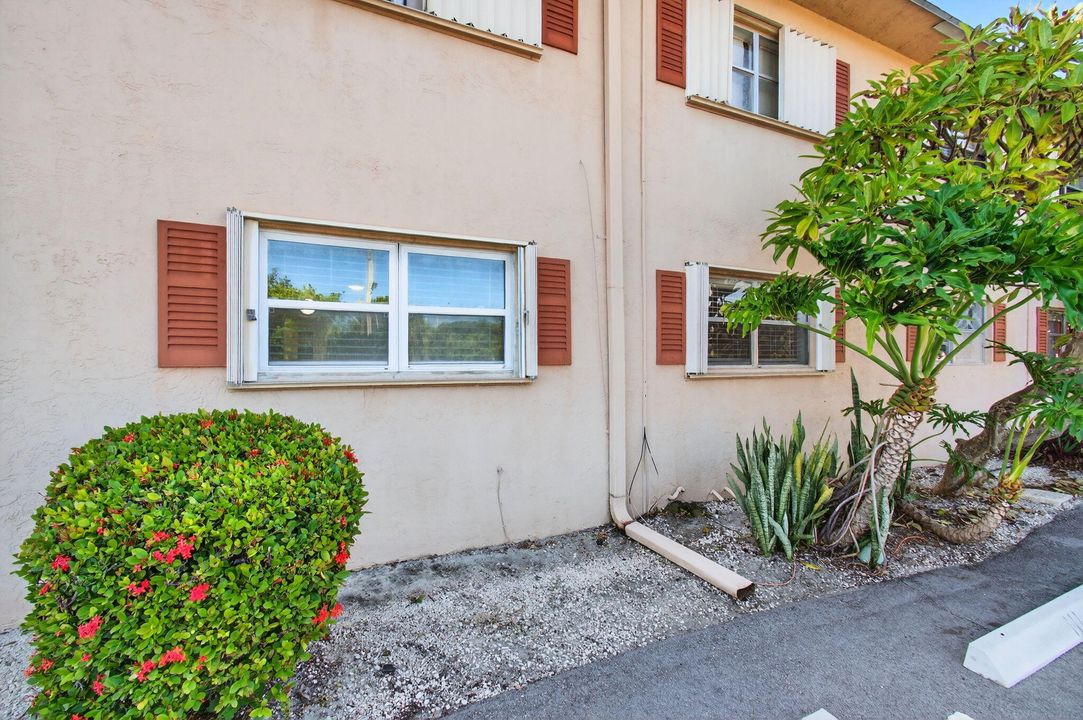 For Rent: $2,550 (2 beds, 1 baths, 800 Square Feet)