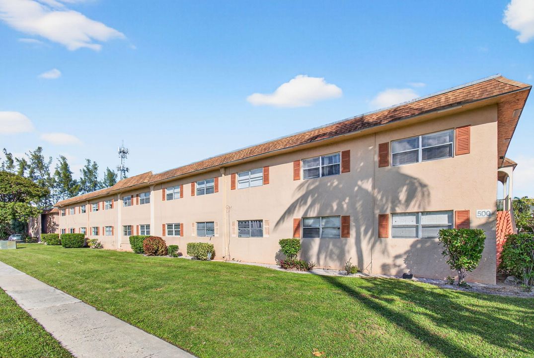 For Rent: $2,550 (2 beds, 1 baths, 800 Square Feet)