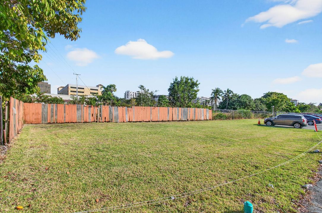 For Rent: $2,550 (2 beds, 1 baths, 800 Square Feet)