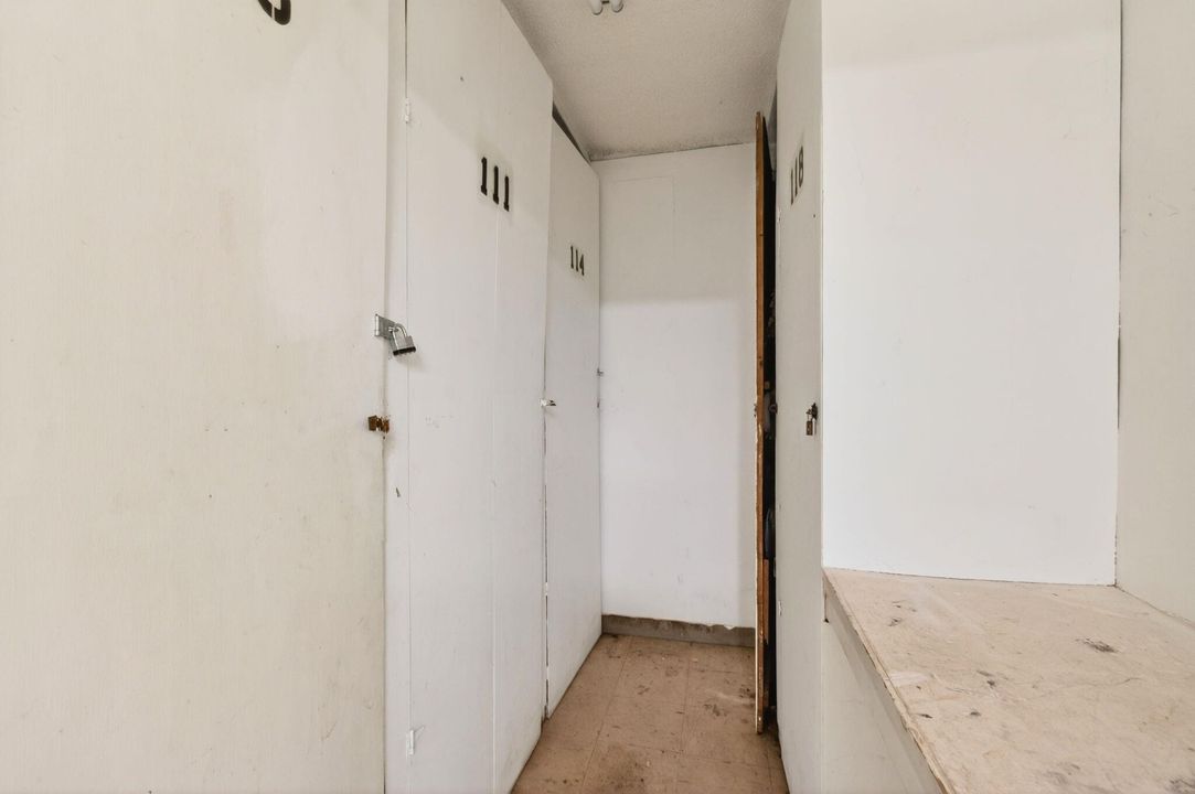 For Rent: $2,550 (2 beds, 1 baths, 800 Square Feet)