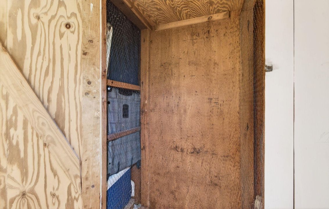 For Rent: $2,550 (2 beds, 1 baths, 800 Square Feet)