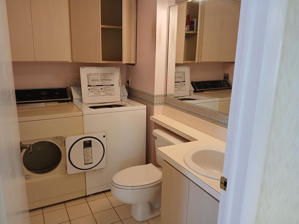 Active With Contract: $280,000 (2 beds, 2 baths, 1350 Square Feet)