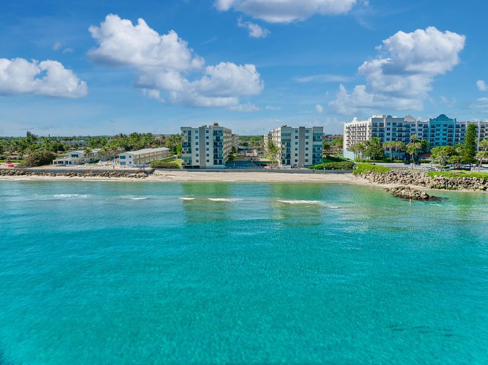 For Sale: $445,000 (2 beds, 2 baths, 1150 Square Feet)