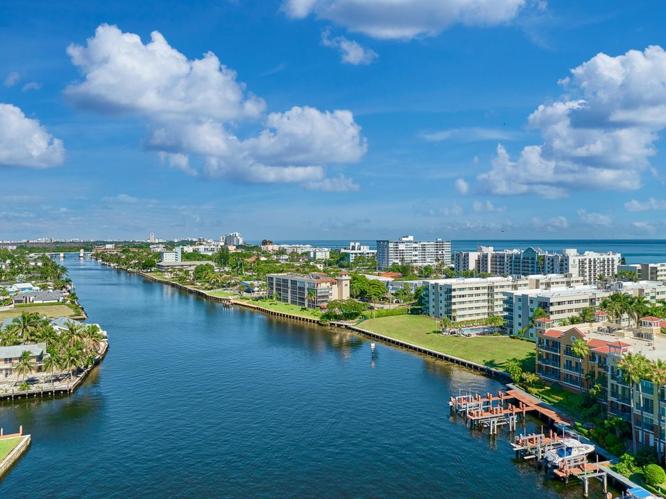 For Sale: $445,000 (2 beds, 2 baths, 1150 Square Feet)