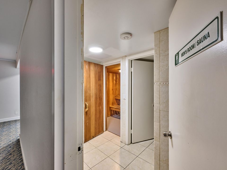 For Sale: $445,000 (2 beds, 2 baths, 1150 Square Feet)