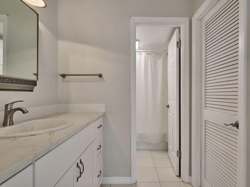 For Sale: $445,000 (2 beds, 2 baths, 1150 Square Feet)