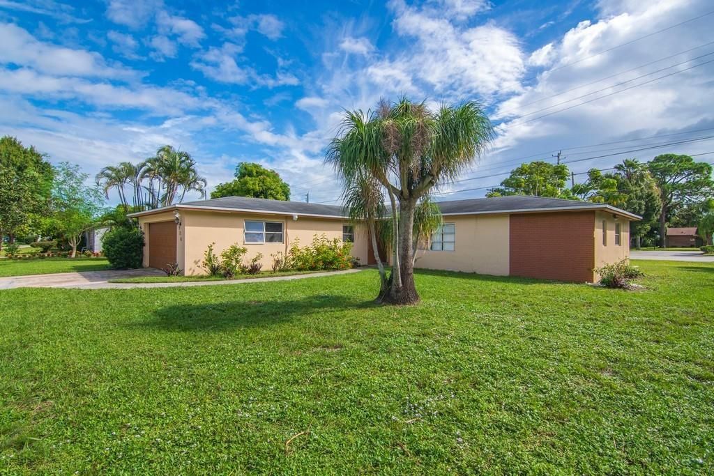 For Sale: $315,000 (4 beds, 3 baths, 1894 Square Feet)