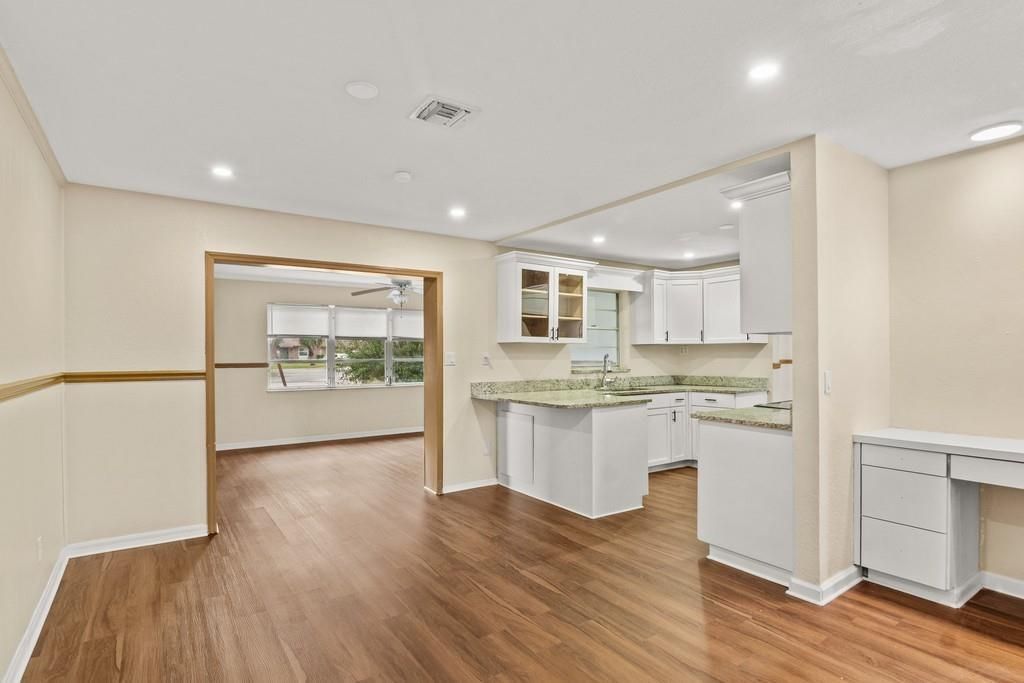 For Sale: $315,000 (4 beds, 3 baths, 1894 Square Feet)