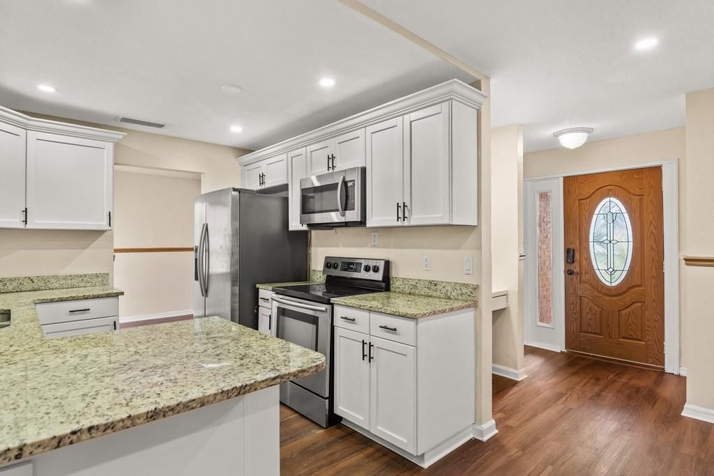 For Sale: $315,000 (4 beds, 3 baths, 1894 Square Feet)