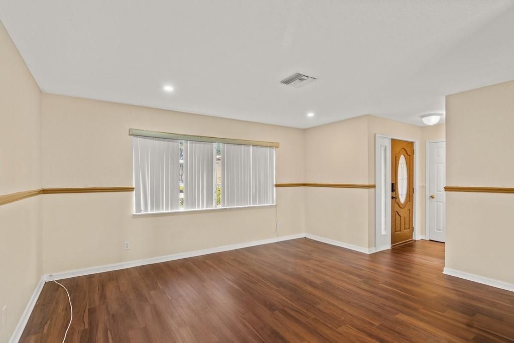 For Sale: $315,000 (4 beds, 3 baths, 1894 Square Feet)