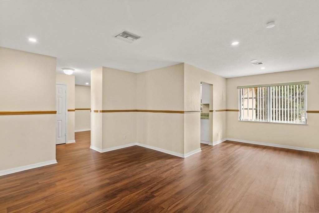 For Sale: $315,000 (4 beds, 3 baths, 1894 Square Feet)