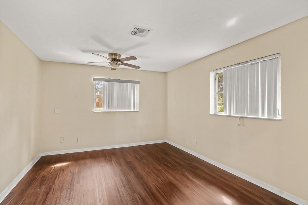 For Sale: $315,000 (4 beds, 3 baths, 1894 Square Feet)