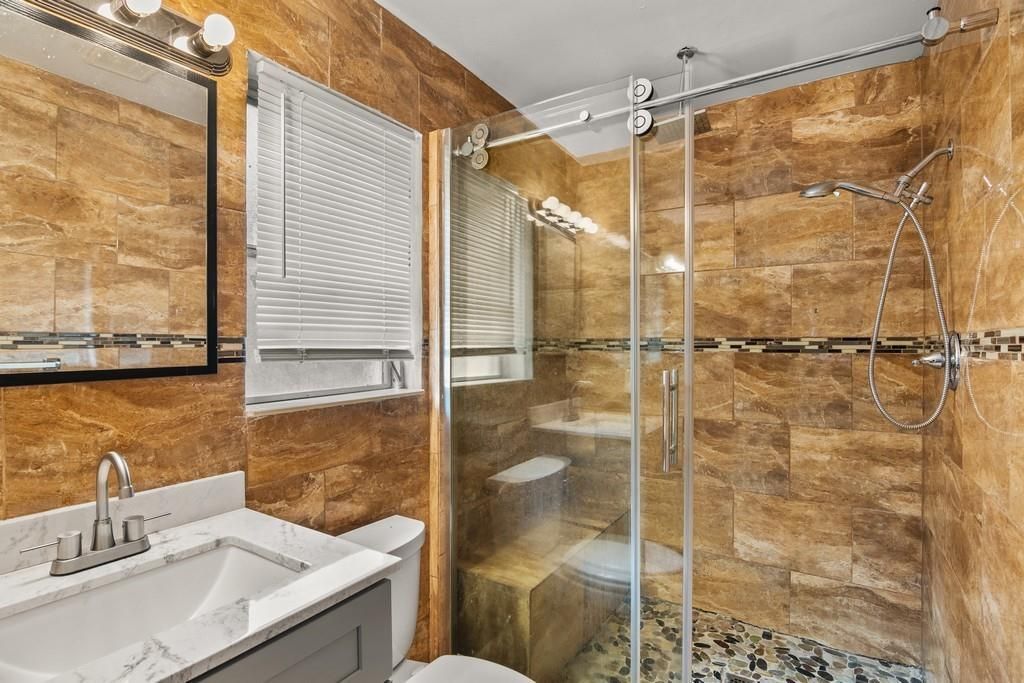 For Sale: $315,000 (4 beds, 3 baths, 1894 Square Feet)