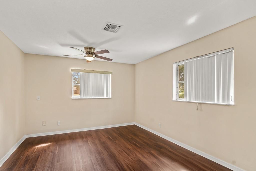 For Sale: $315,000 (4 beds, 3 baths, 1894 Square Feet)