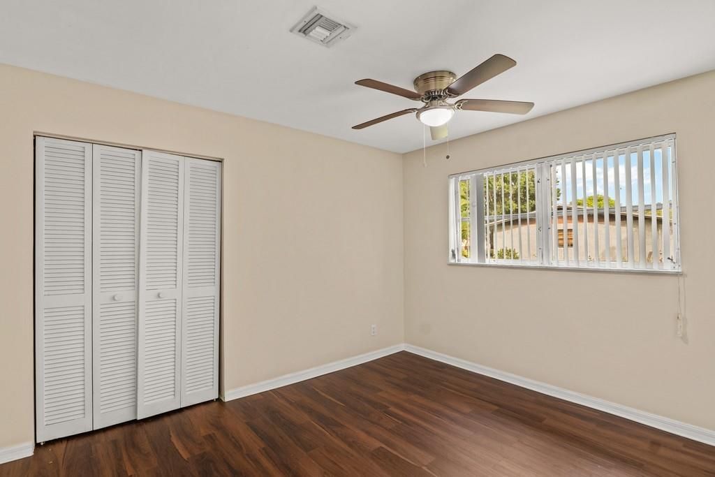 For Sale: $315,000 (4 beds, 3 baths, 1894 Square Feet)