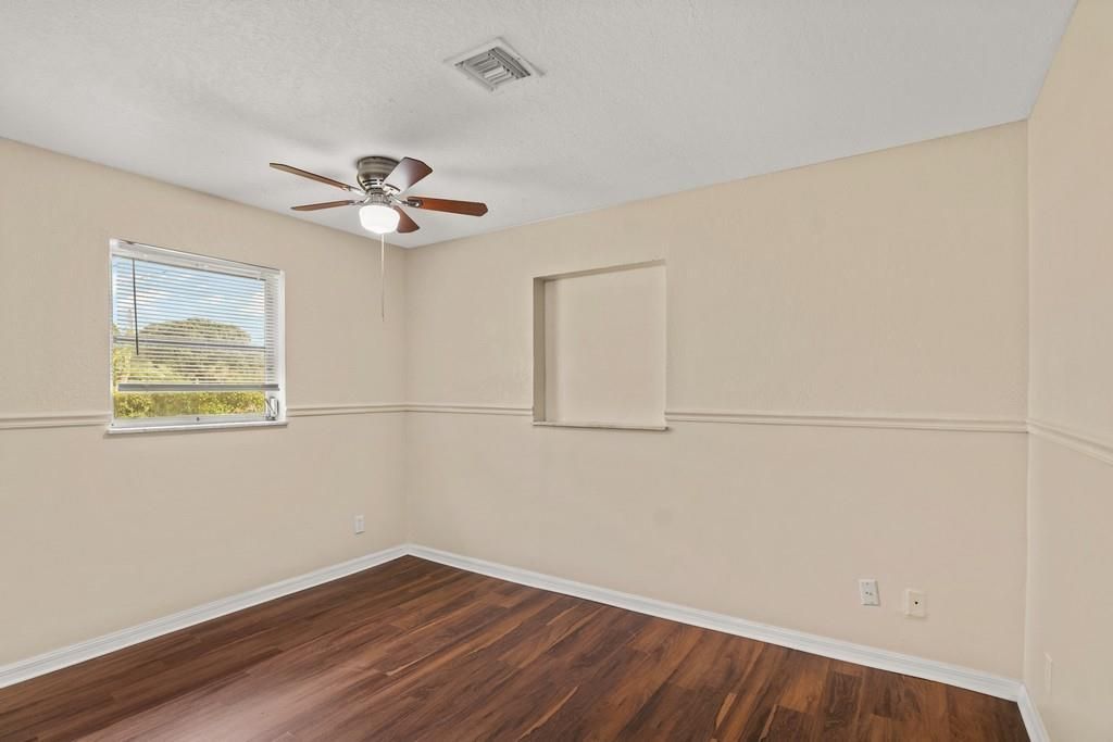 For Sale: $315,000 (4 beds, 3 baths, 1894 Square Feet)