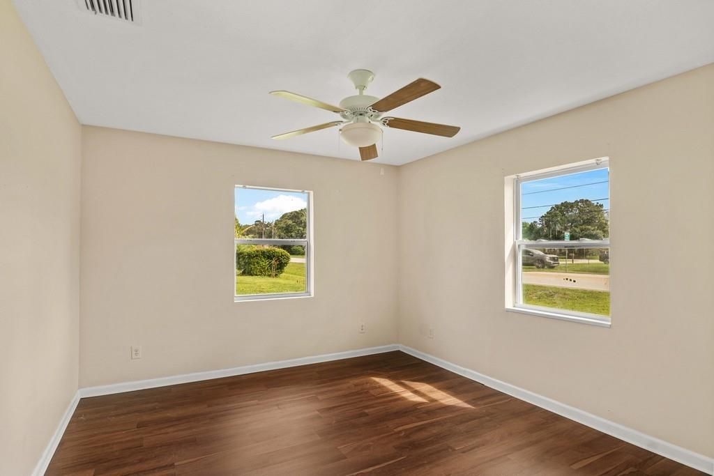 For Sale: $315,000 (4 beds, 3 baths, 1894 Square Feet)