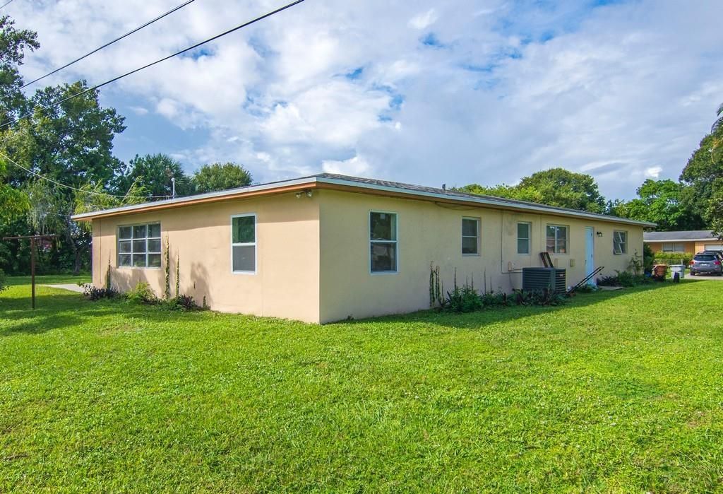 For Sale: $315,000 (4 beds, 3 baths, 1894 Square Feet)