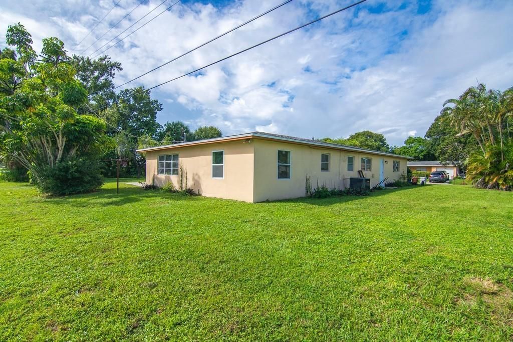 For Sale: $315,000 (4 beds, 3 baths, 1894 Square Feet)