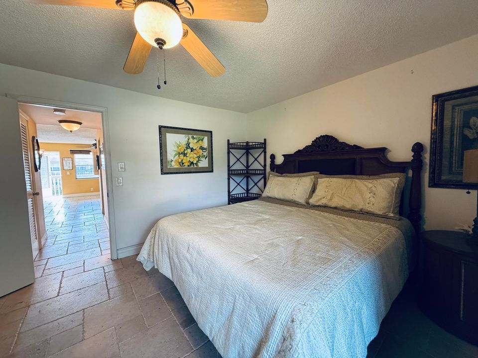 For Rent: $1,400 (1 beds, 1 baths, 570 Square Feet)