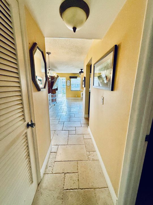 For Rent: $1,400 (1 beds, 1 baths, 570 Square Feet)