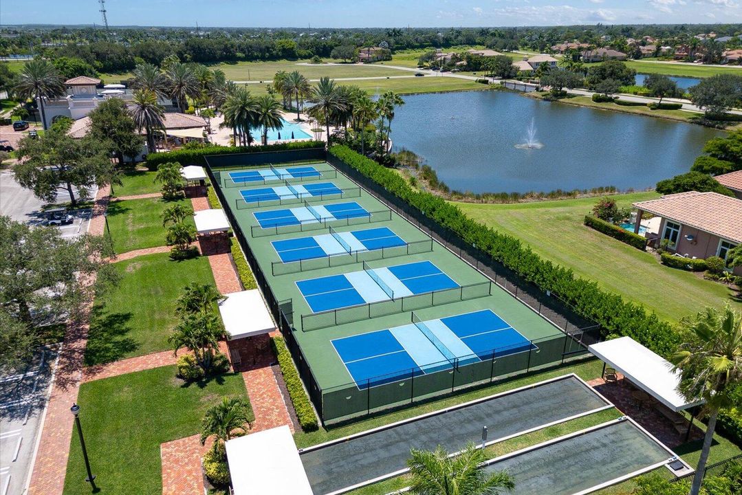 На продажу: $889,000 (4 спален, 4 ванн, 2475 Квадратных фут)