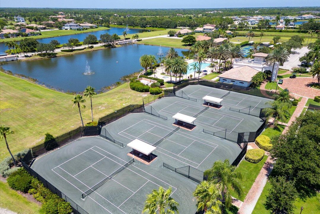 На продажу: $889,000 (4 спален, 4 ванн, 2475 Квадратных фут)