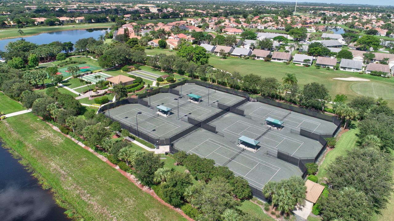 На продажу: $370,000 (3 спален, 2 ванн, 1600 Квадратных фут)