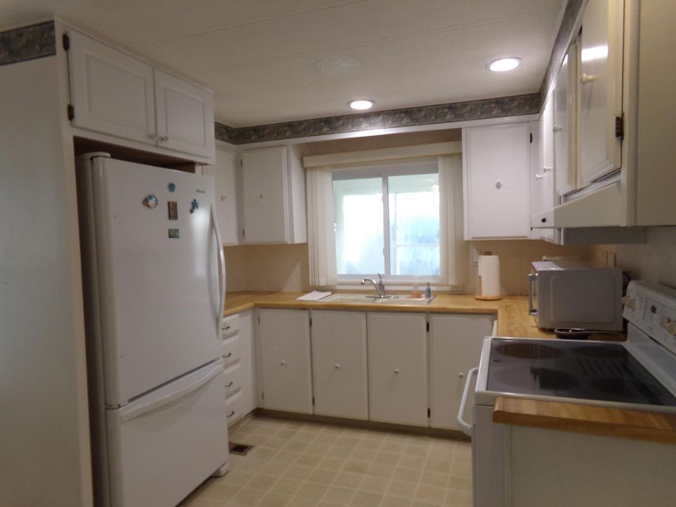 For Sale: $124,000 (2 beds, 2 baths, 960 Square Feet)