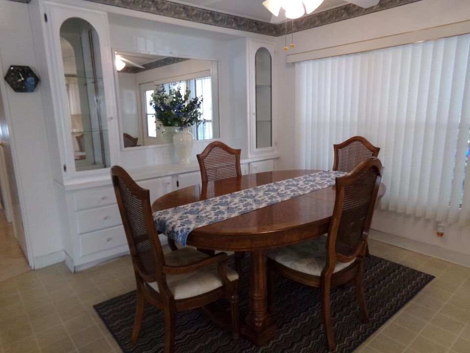 For Sale: $124,000 (2 beds, 2 baths, 960 Square Feet)