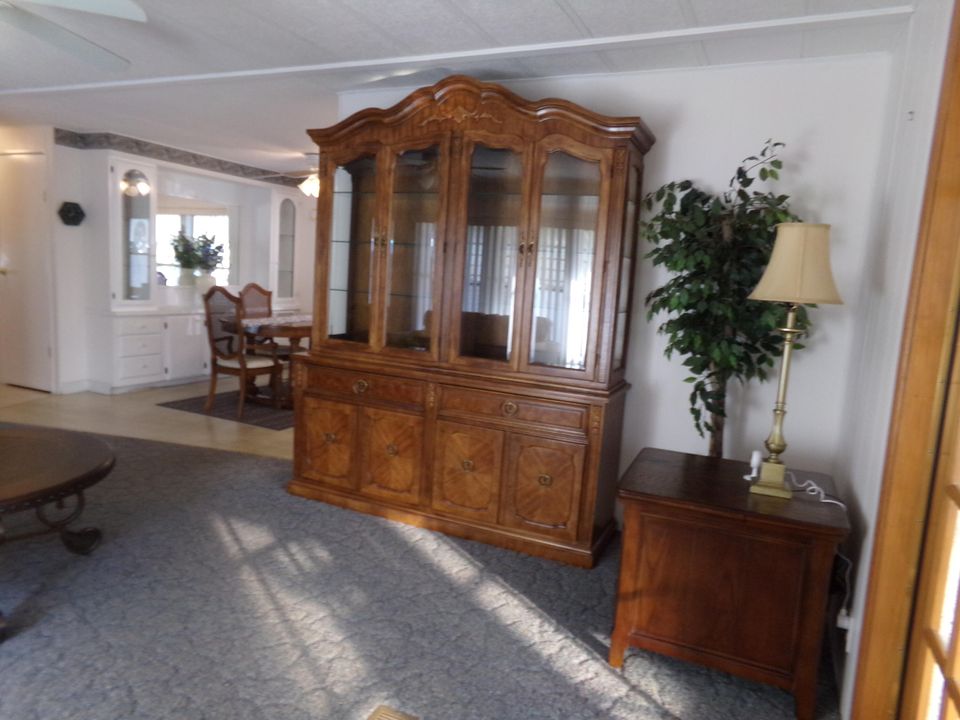 For Sale: $124,000 (2 beds, 2 baths, 960 Square Feet)