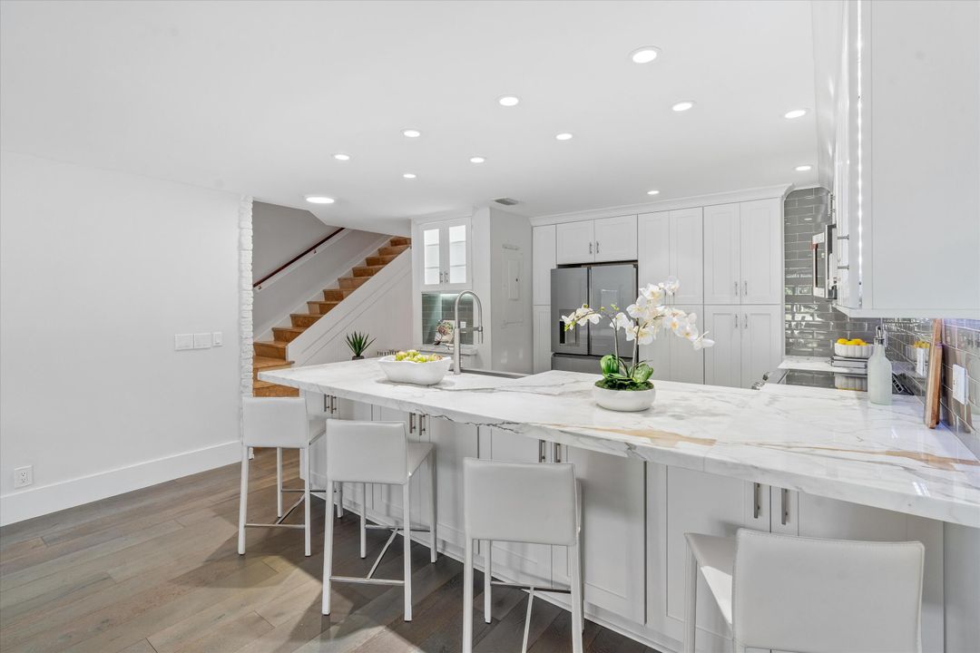 For Sale: $1,200,000 (2 beds, 2 baths, 1400 Square Feet)