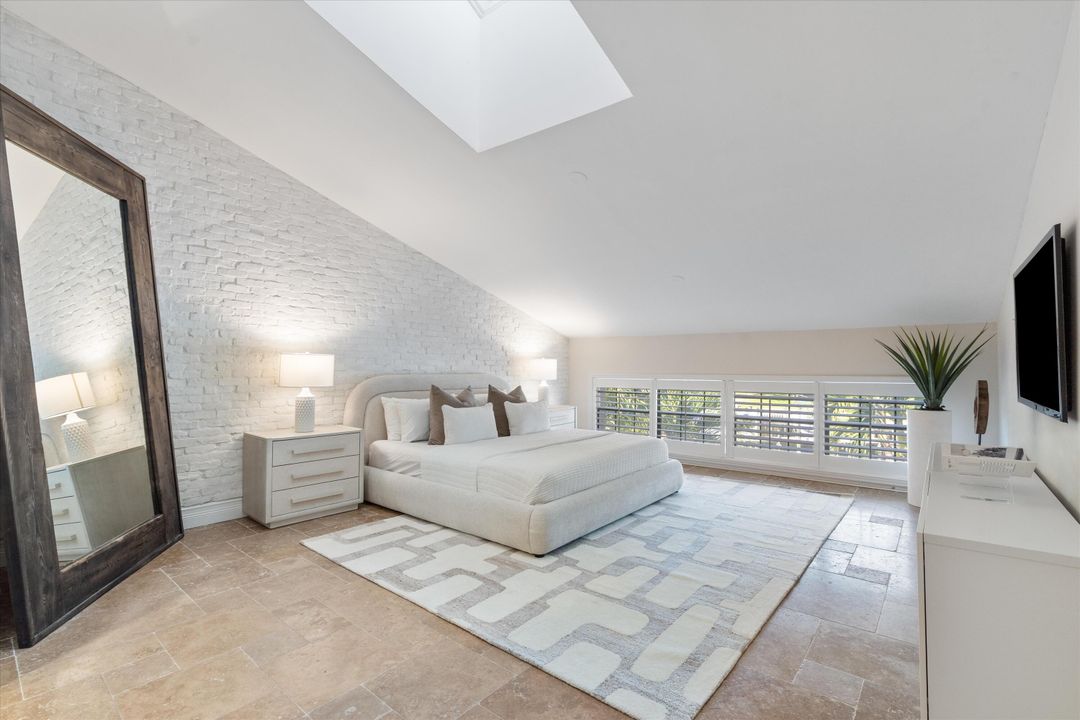 For Sale: $1,200,000 (2 beds, 2 baths, 1400 Square Feet)