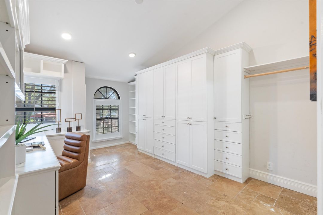 For Sale: $1,200,000 (2 beds, 2 baths, 1400 Square Feet)