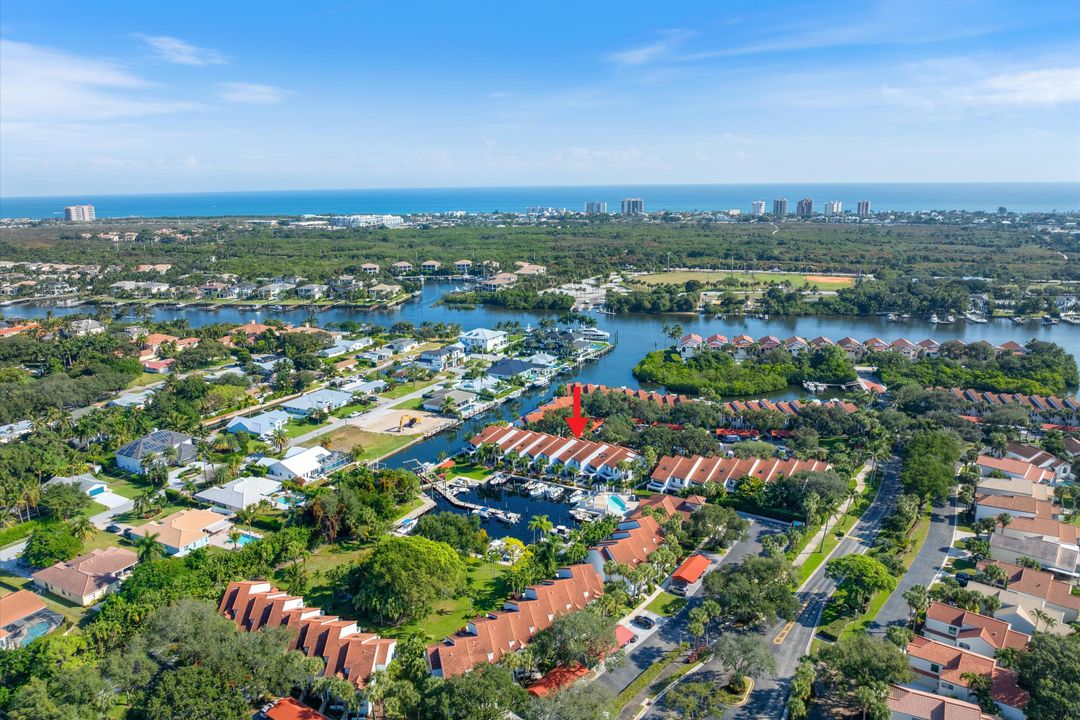 For Sale: $1,200,000 (2 beds, 2 baths, 1400 Square Feet)