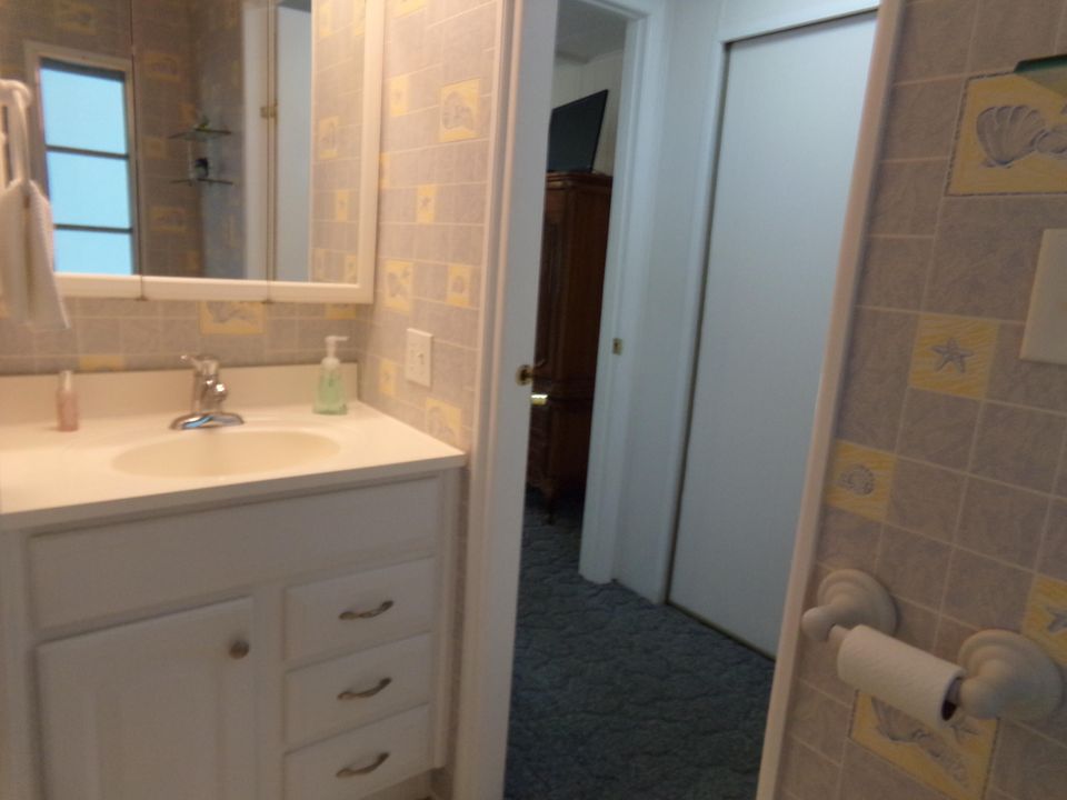 For Sale: $124,000 (2 beds, 2 baths, 960 Square Feet)
