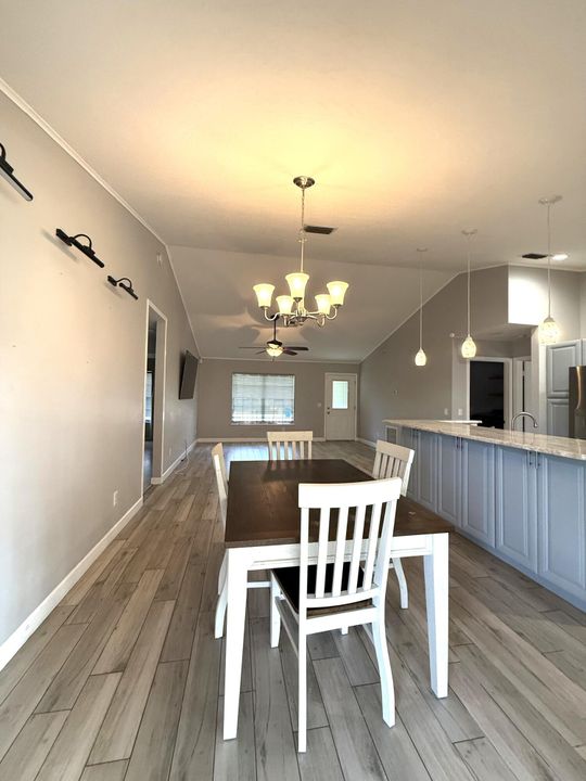 For Rent: $2,200 (3 beds, 2 baths, 1390 Square Feet)