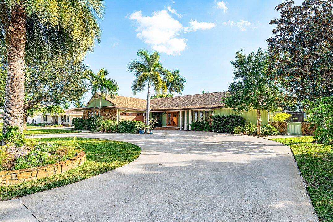 Active With Contract: $719,000 (3 beds, 2 baths, 2034 Square Feet)