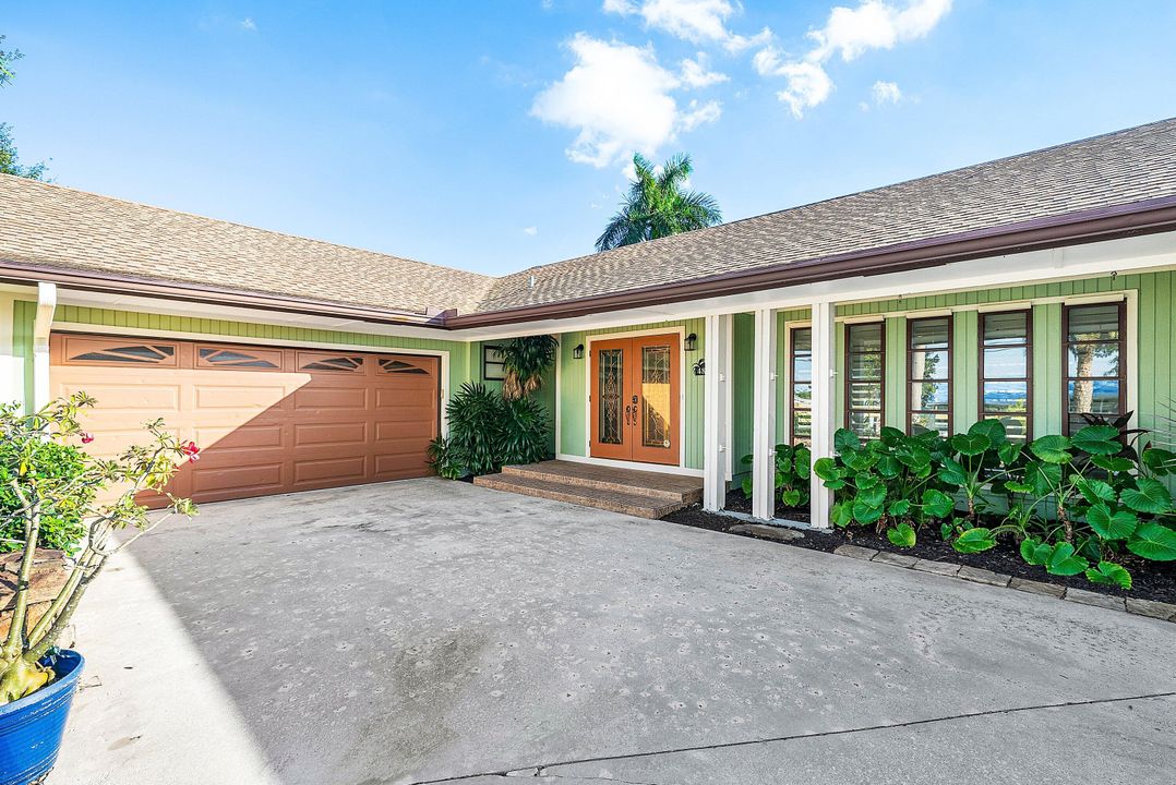 Active With Contract: $719,000 (3 beds, 2 baths, 2034 Square Feet)