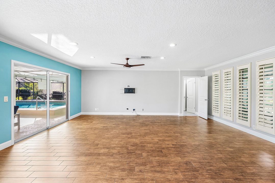 Active With Contract: $719,000 (3 beds, 2 baths, 2034 Square Feet)