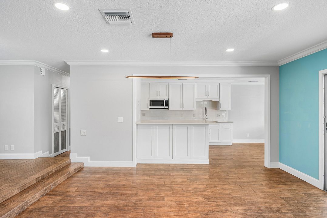 Active With Contract: $719,000 (3 beds, 2 baths, 2034 Square Feet)