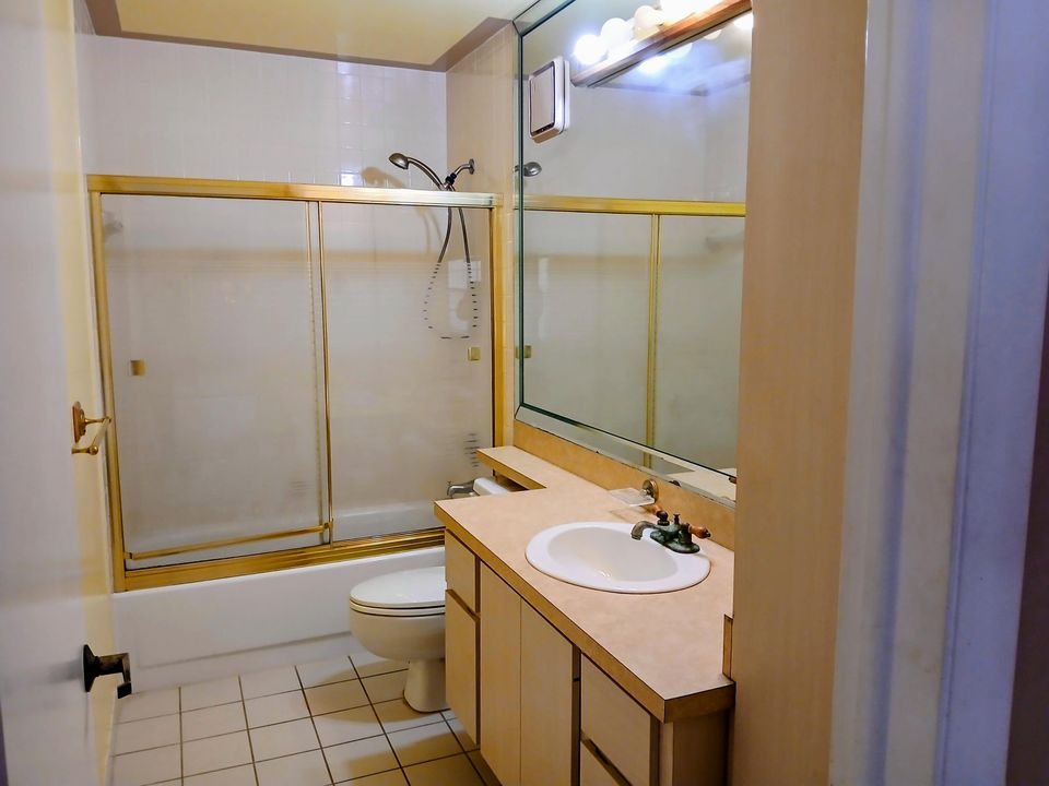 Active With Contract: $280,000 (2 beds, 2 baths, 1350 Square Feet)