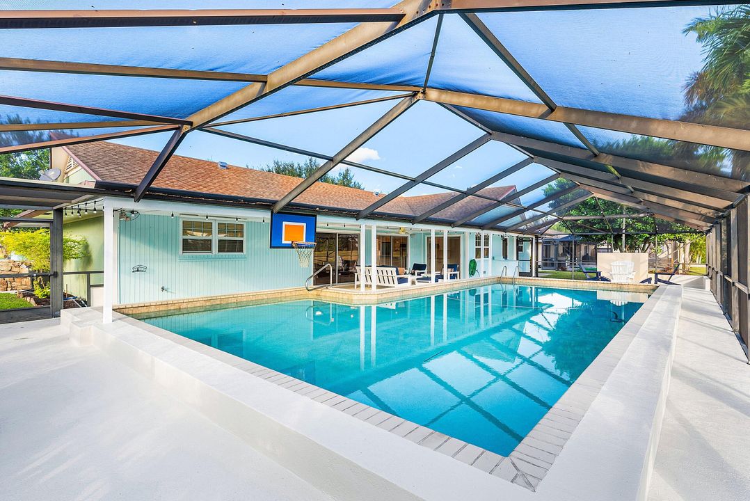 Active With Contract: $719,000 (3 beds, 2 baths, 2034 Square Feet)