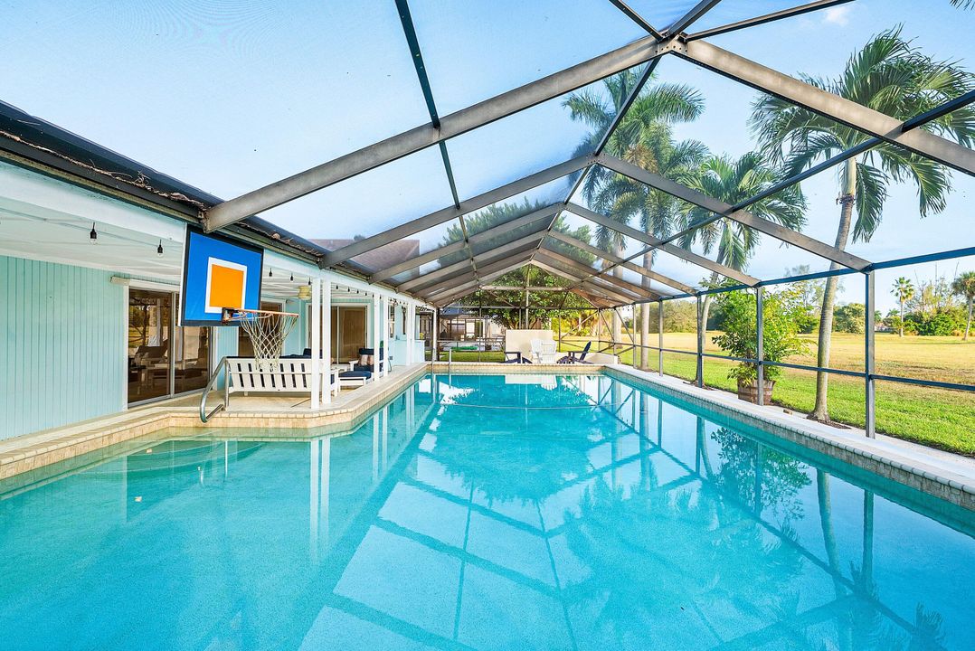 Active With Contract: $719,000 (3 beds, 2 baths, 2034 Square Feet)