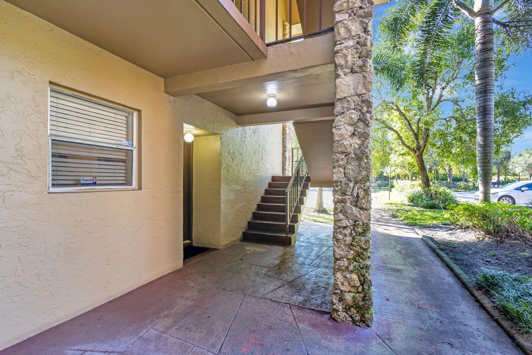 На продажу: $175,000 (2 спален, 2 ванн, 793 Квадратных фут)